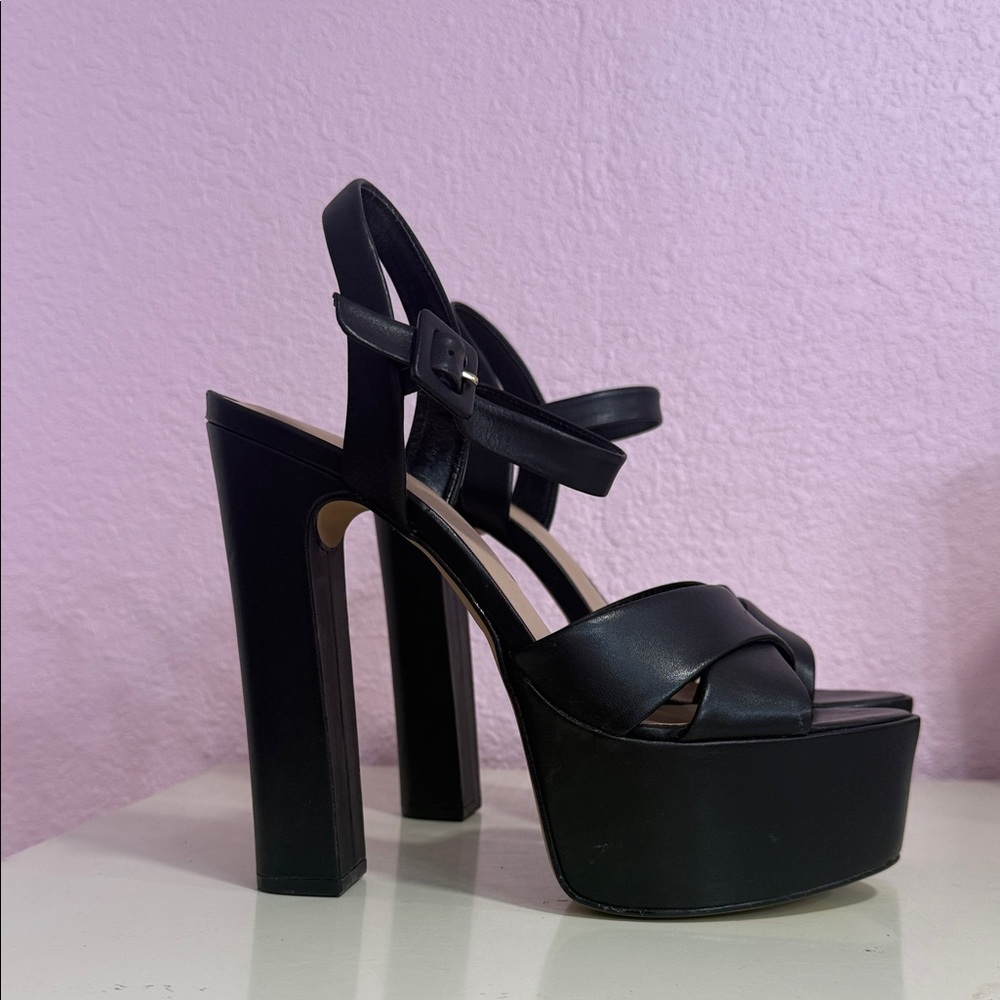 Elegant Black Platform Sandals - Picture 2 of 7